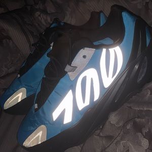 Mens yeezy cyan (size 11)